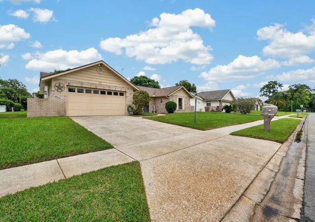 Photo 4 of Single family home for sale at 104 Colleen Dr, Daytona Beach, FL 32119 | MLS# FC321476 | Listing updated on 2026-09-16