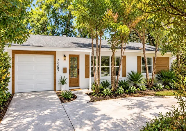 Photo 2 of Single family home for sale at 7557 N 18th Avenue, Saint Petersburg, FL 33710 | MLS# TB8548936 | Listing updated on 2026-10-17