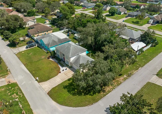 Photo 3 of Single family home for sale at 12164 Bluefield St, Spring Hill, FL 34609 | MLS# W7889555 | Listing updated on 2026-09-19