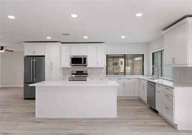 Photo 4 of Single family home for sale at 10380 Lafoy Rd, Spring Hill, FL 34608 | MLS# W7889556 | Listing updated on 2026-09-17