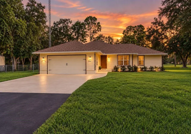 Single family home for sale at 6723 SW 95th Street, HAMPTON, FL 32044 | MLS# GC543539