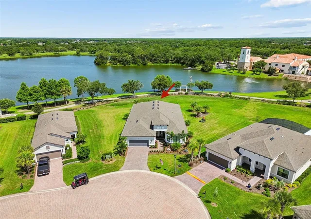 Photo 3 of Single family home for sale at 192 Casavista Dr, Kissimmee, FL 34759 | MLS# S5157648 | Listing updated on 2026-10-01