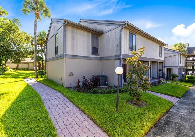 Photo 2 of Condo for sale at 658 Lake Villas Dr, Altamonte Springs, FL 32701 | MLS# O6442115 | Listing updated on 2026-09-26