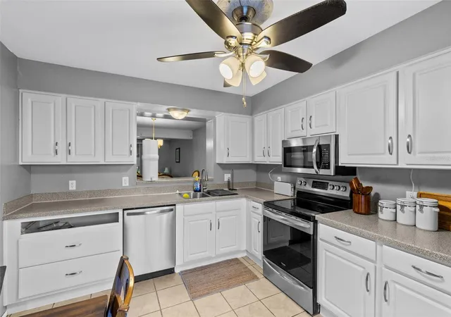 Photo 4 of Condo for sale at 658 Lake Villas Dr, Altamonte Springs, FL 32701 | MLS# O6442115 | Listing updated on 2026-09-26