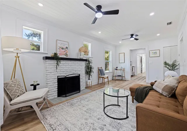 Photo 3 of Single family home for sale at 4910 Rosedale Pl N, Saint Petersburg, FL 33714 | MLS# TB8548965 | Listing updated on 2026-10-17