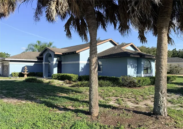Photo 3 of Sale Pending at 11240 Fountain Lake Blvd, Leesburg, FL 34788 | MLS# G5117844 | Listing updated on 2026-10-03