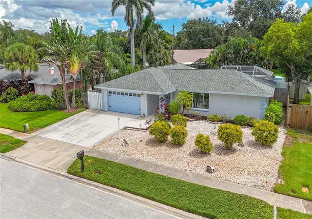 Photo 3 of Single family home for sale at 10367 135th Street, Largo, FL 33774 | MLS# TB8548970 | Listing updated on 2026-09-18