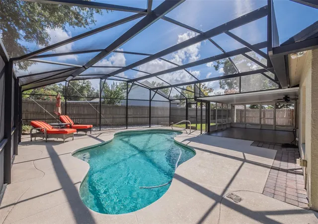 Photo 3 of Single family home for sale at 2632 Spring Glen Ln, Apopka, FL 32703 | MLS# O6442133 | Listing updated on 2026-09-19