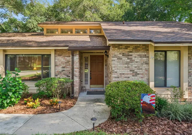 Photo 2 of Single family home for sale at 1903 Lost Pine Ln, Apopka, FL 32712 | MLS# O6442139 | Listing updated on 2026-10-07