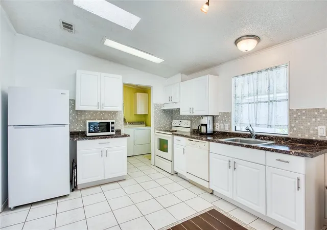 Photo 4 of Manufactured home for sale at 34 Pelican Dr E, Oldsmar, FL 34677 | MLS# TB8548980 | Listing updated on 2026-09-18