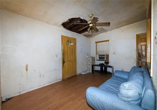 Photo 3 of Single family home for sale at 605 Danvers St, Eustis, FL 32726 | MLS# V4951305 | Listing updated on 2026-09-16