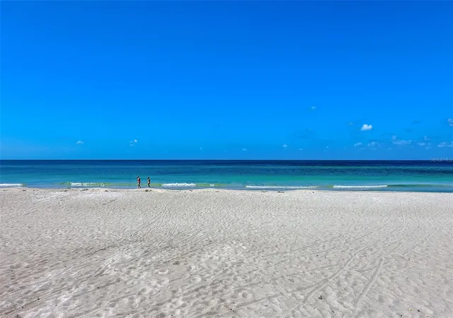 Photo 2 of Condo for sale at 3453 Gulf Of Mexico Dr #237, Longboat Key, FL 34228 | MLS# A4706240 | Listing updated on 2026-09-24