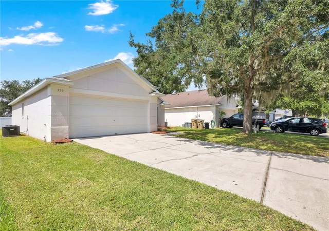 Photo 3 of Single family home for sale at 950 Woodsong Way, Clermont, FL 34714 | MLS# O6442157 | Listing updated on 2026-09-22