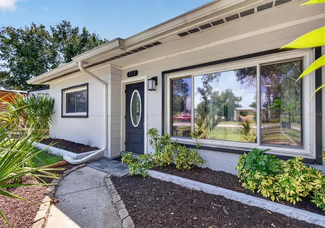 Photo 2 of Single family home for sale at 715 W Bayshore Drive, Tarpon Springs, FL 34689 | MLS# TB8549015 | Listing updated on 2026-10-04