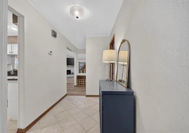 Photo 3 of Single family home for sale at 1010 W Pebble Beach Cir, Winter Springs, FL 32708 | MLS# O6442178 | Listing updated on 2026-10-02