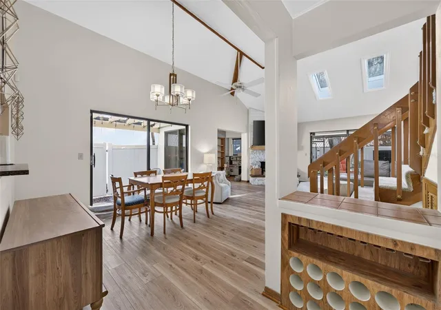 Photo 3 of Single family home for sale at 1010 W Pebble Beach Cir, Winter Springs, FL 32708 | MLS# O6442178 | Listing updated on 2026-10-02
