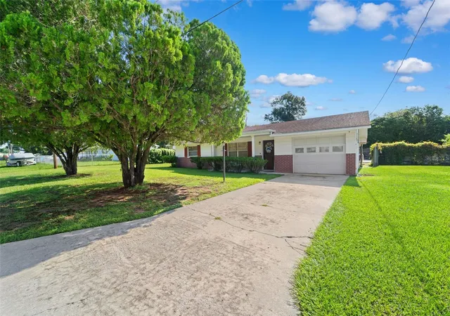 Photo 2 of Single family home for sale at 5914 Wilson Dr, Zephyrhills, FL 33542 | MLS# TB8549021 | Listing updated on 2026-09-19