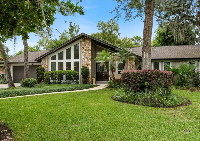 Photo 1 of Single family home for sale at 102 Sweetwater Hills Dr, Longwood, FL 32779 | MLS# O6442183 | Listing updated on 2026-10-07