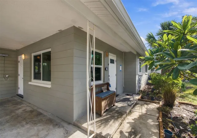 Photo 3 of Single family home for sale at 2315 Amherst Ave, Bradenton, FL 34207 | MLS# A4706250 | Listing updated on 2026-09-17