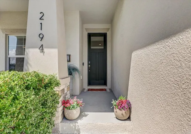Photo 3 of Single family home for sale at 2194 Fairway Ave S, Saint Petersburg, FL 33712 | MLS# TB8549032 | Listing updated on 2026-09-20