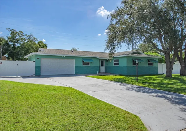 Photo 2 of Single family home for sale at 397 36th Street Se, Largo, FL 33771 | MLS# TB8549034 | Listing updated on 2026-09-28