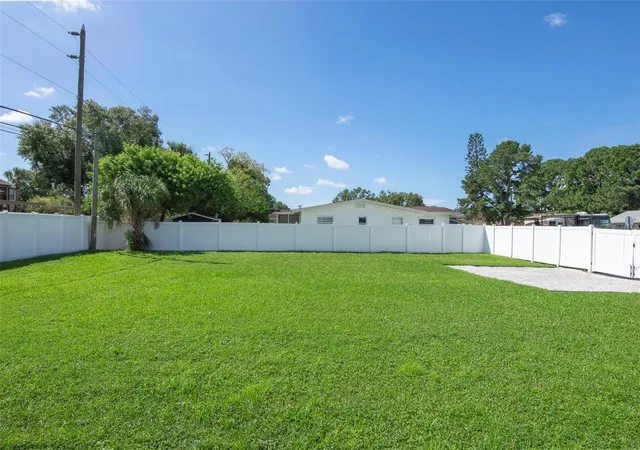 Photo 3 of Single family home for sale at 397 36th Street Se, Largo, FL 33771 | MLS# TB8549034 | Listing updated on 2026-09-28