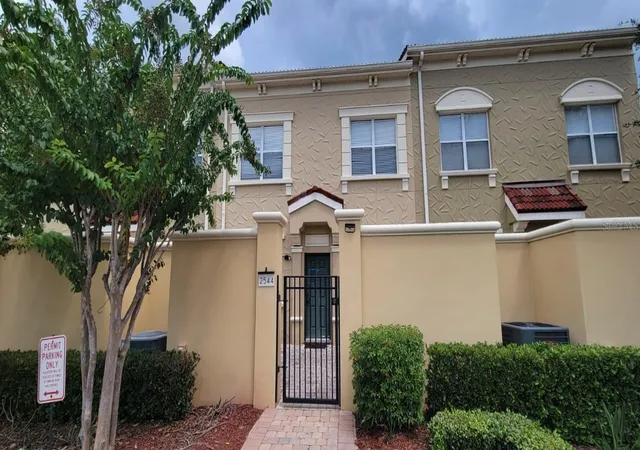 Photo 1 of Townhouse for sale at 2544 Bella Vista Dr, Davenport, FL 33897 | MLS# O6442195 | Listing updated on 2026-09-16