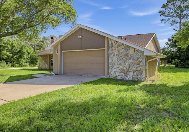 Photo 2 of Sale Pending at 7488 Allen Dr, Weeki Wachee, FL 34613 | MLS# O6442202 | Listing updated on 2026-09-29