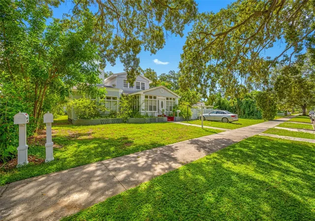 Photo 3 of Single family home for sale at 1225 11 Street N, Saint Petersburg, FL 33705 | MLS# TB8549049 | Listing updated on 2026-09-20