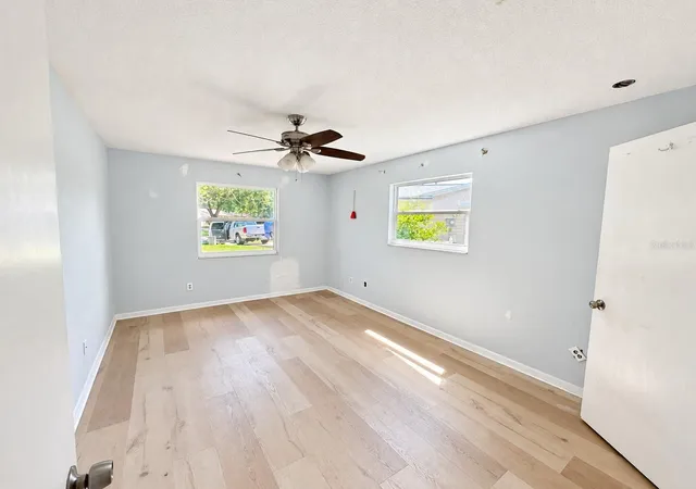 Photo 3 of Single family home for sale at 2076 Butternut Cir W, Clearwater, FL 33763 | MLS# TB8549052 | Listing updated on 2026-09-20