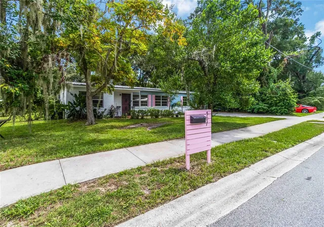 Photo 3 of Sale Pending at 507 Beverly Ave, Altamonte Springs, FL 32701 | MLS# O6442212 | Listing updated on 2026-10-03