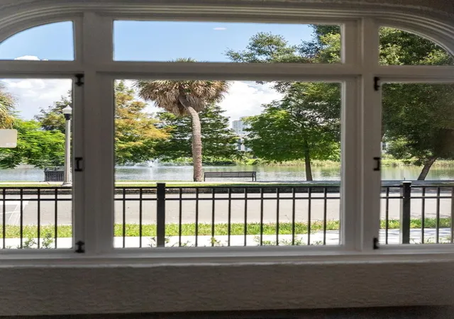 Photo 3 of Single family home for sale at 250 Mirror Lake Dr N, Saint Petersburg, FL 33701 | MLS# TB8549062 | Listing updated on 2026-09-20