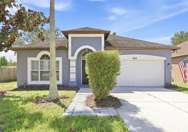 Photo 1 of Single family home for sale at 906 Grand Cyn Dr, Valrico, FL 33594 | MLS# TB8549064 | Listing updated on 2026-10-06