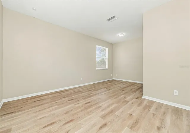 Photo 3 of Single family home for sale at 906 Grand Cyn Dr, Valrico, FL 33594 | MLS# TB8549064 | Listing updated on 2026-10-06