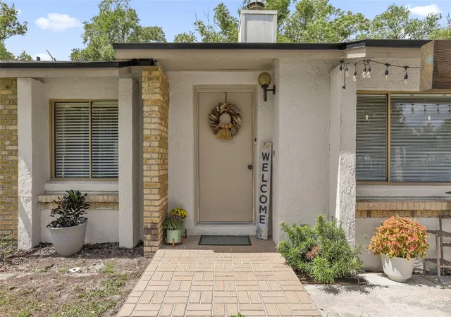 Photo 3 of Single family home for sale at 990 Waverly Dr, Longwood, FL 32750 | MLS# O6442217 | Listing updated on 2026-09-19