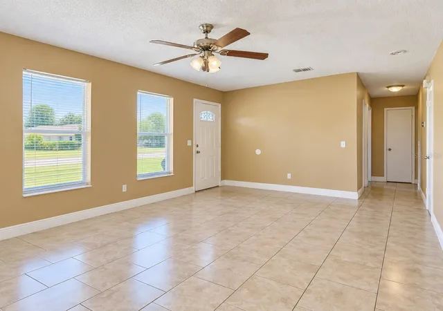 Photo 4 of Single family home for sale at 77 Harness Ln, Kissimmee, FL 34743 | MLS# S5157684 | Listing updated on 2026-09-22