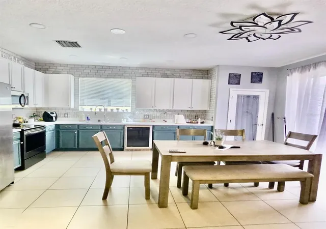 Photo 3 of Single family home for sale at 12135 Fox Bloom Ave, Gibsonton, FL 33534 | MLS# TB8549084 | Listing updated on 2026-09-24