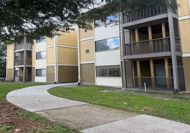 Condo for sale at 13367 Arbor Pointe Cir #201, TAMPA, FL 33617 | MLS# TB8549089