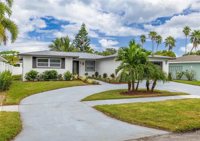 Photo 1 of Single family home for sale at 60 Kipling Plz, Clearwater Beach, FL 33767 | MLS# TB8549092 | Listing updated on 2026-10-20