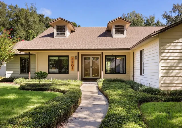 Photo 2 of Single family home for sale at 4901 Petra Ct, Winter Springs, FL 32708 | MLS# O6442247 | Listing updated on 2026-10-02