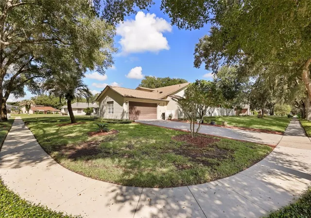 Photo 3 of Single family home for sale at 4901 Petra Ct, Winter Springs, FL 32708 | MLS# O6442247 | Listing updated on 2026-10-02