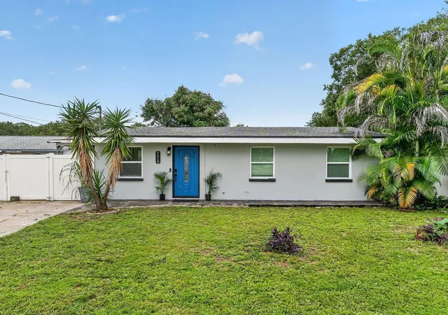 Photo 2 of Single family home for sale at 9218 W Robson St, Tampa, FL 33615 | MLS# TB8549097 | Listing updated on 2026-09-26