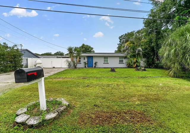 Photo 3 of Single family home for sale at 9218 W Robson St, Tampa, FL 33615 | MLS# TB8549097 | Listing updated on 2026-09-26