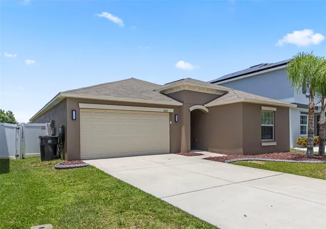Single family home for sale at 10633 Standing Stone Dr, WIMAUMA, FL 33598 | MLS# TB8549105