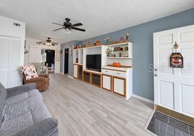 Photo 4 of Single family home for sale at 254 Wertz Dr, Largo, FL 33771 | MLS# TB8549106 | Listing updated on 2026-10-04
