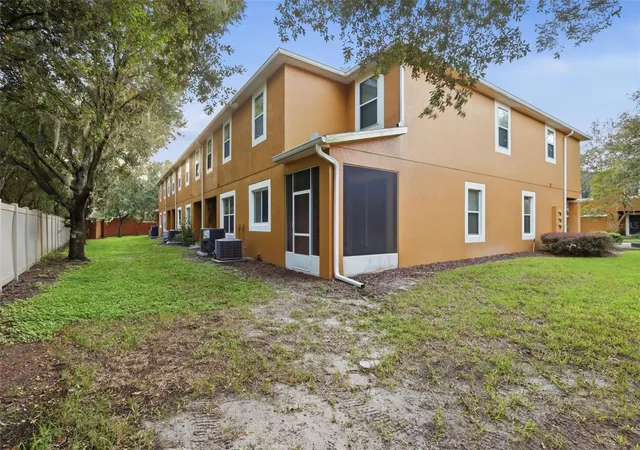 Photo 3 of Townhouse for sale at 5529 Rutherford Pl, Oviedo, FL 32765 | MLS# V4951311 | Listing updated on 2026-10-08