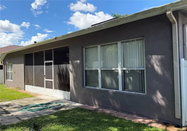 Photo 4 of Single family home for sale at 1904 Samantha Ln, Valrico, FL 33594 | MLS# L4965102 | Listing updated on 2026-10-07
