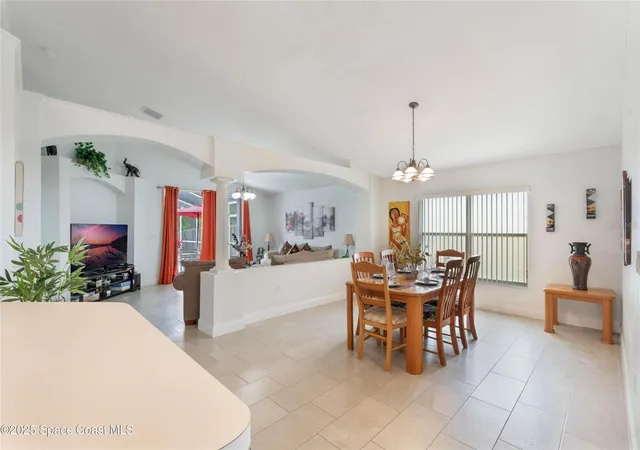 Photo 3 of Single family home for sale at 4632 Eagle Peak Dr, Kissimmee, FL 34746 | MLS# O6442264 | Listing updated on 2026-09-18
