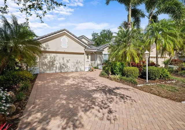 Photo 1 of Single family home for sale at 7117 Victoria Cir, University Park, FL 34201 | MLS# A4706274 | Listing updated on 2026-10-06