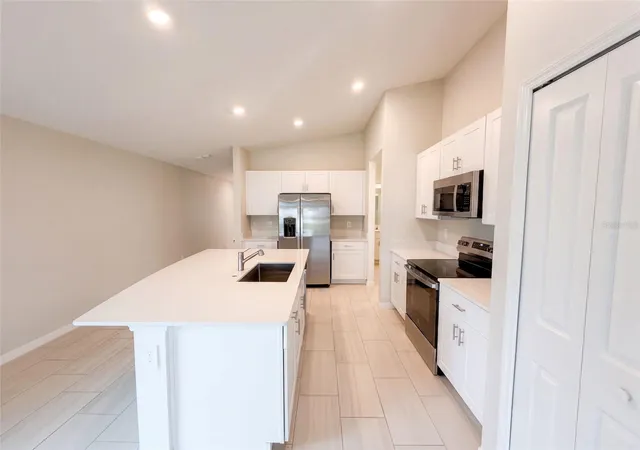 Photo 3 of Single family home for sale at 3513 Radiant Mountain Dr, Plant City, FL 33565 | MLS# O6442271 | Listing updated on 2026-09-21